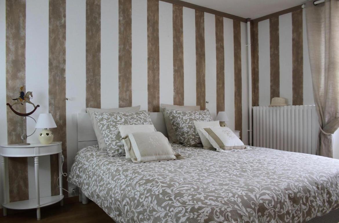 Chambres A La Maison Hermitage Aincourt 外观 照片