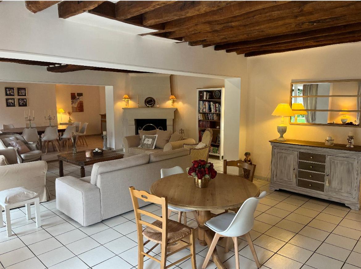 Chambres A La Maison Hermitage Aincourt 外观 照片