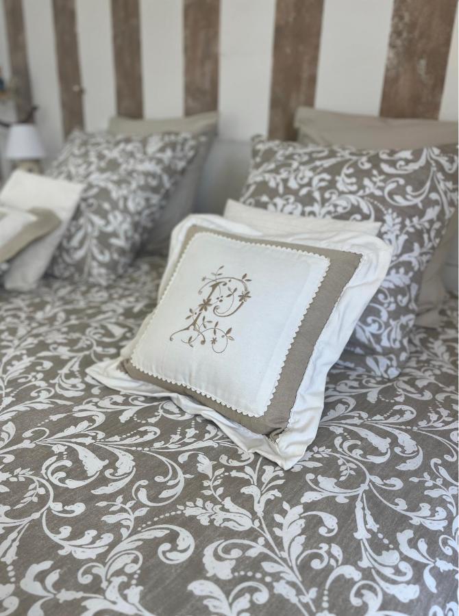 Chambres A La Maison Hermitage Aincourt 外观 照片